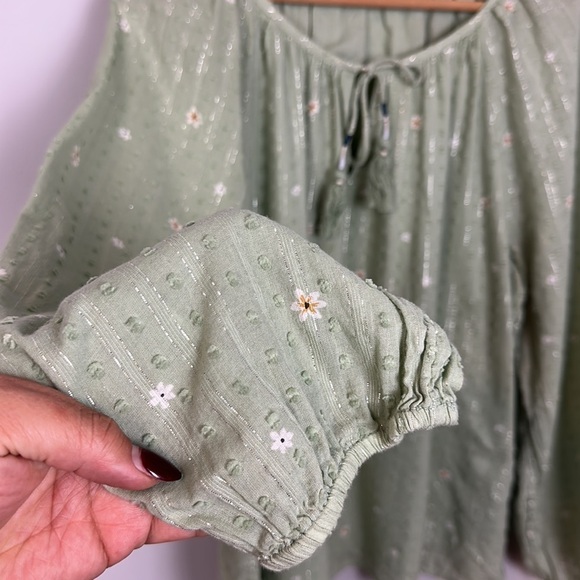 STYLE & CO Green Cotton Metallic ThreadTassel-Tie Peasant Top - Picture 4 of 7